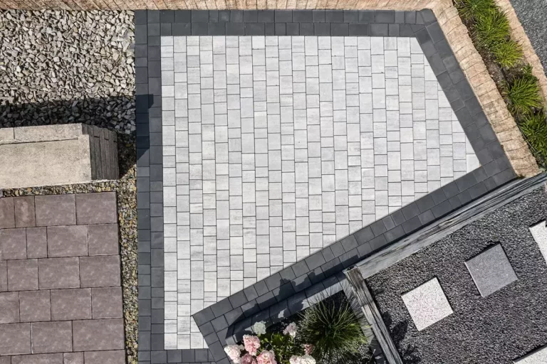 Kostka betonowa wokół domu – praktyczne i estetyczne rozwiązania
