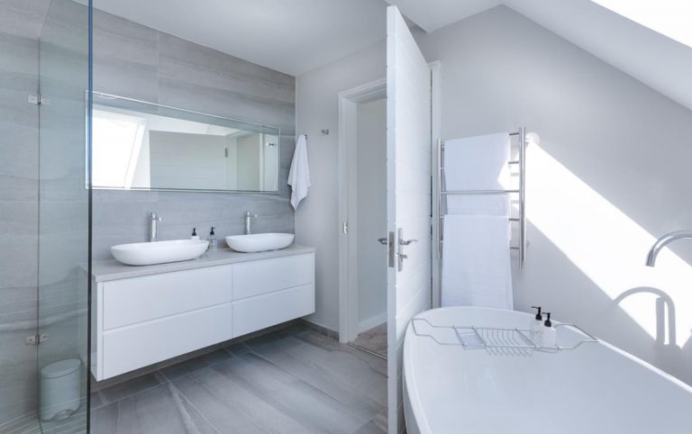 Płytki ceramiczne – jak dobrać odpowiedni wzór do stylu wnętrza?